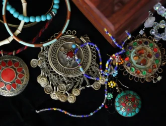 How can you tell if Navajo jewelry is real