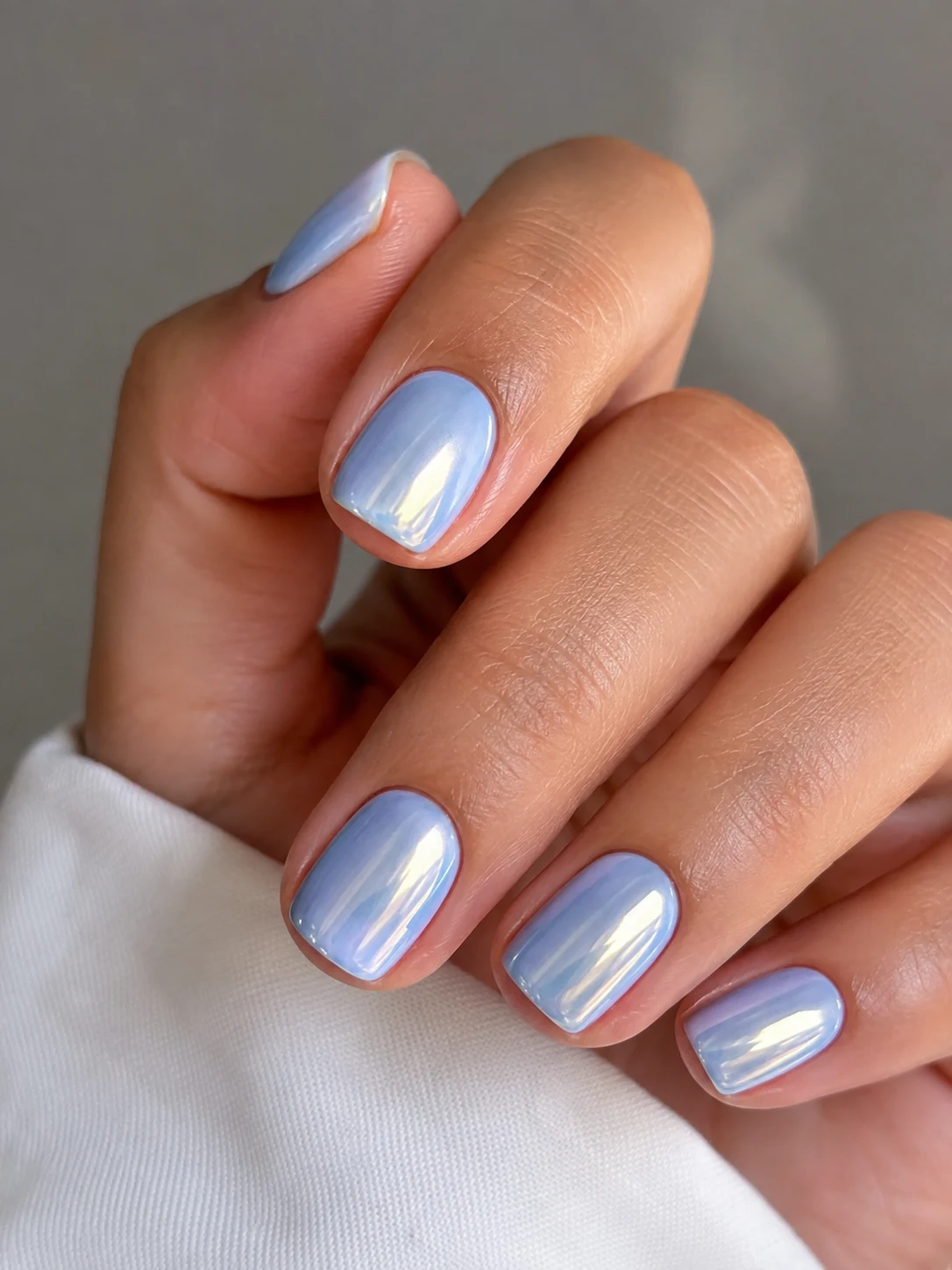 Minimalist Baby Blue Chrome Nails Short — baby blue chrome nails short style outfit