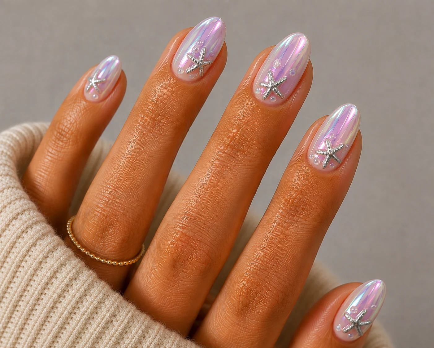 Chrome Starfish — summer nails inspiration style outfit